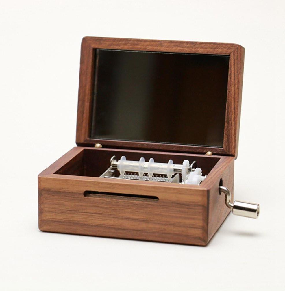 🎼 Retro Walnut Hand-Cranked Music Box | Create & Play Timeless Melodies