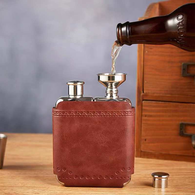 🥃 Stainless Steel Hip Flask | Faux Leather Wrapped for a Classy Sip Anywhere 🎩